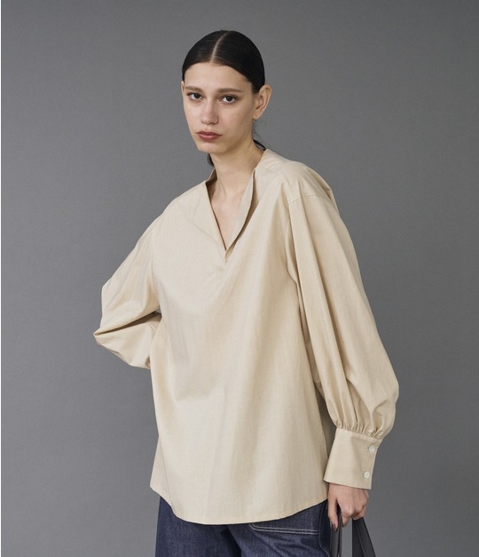 SLIT NECKLINE BLOUSE 詳細画像