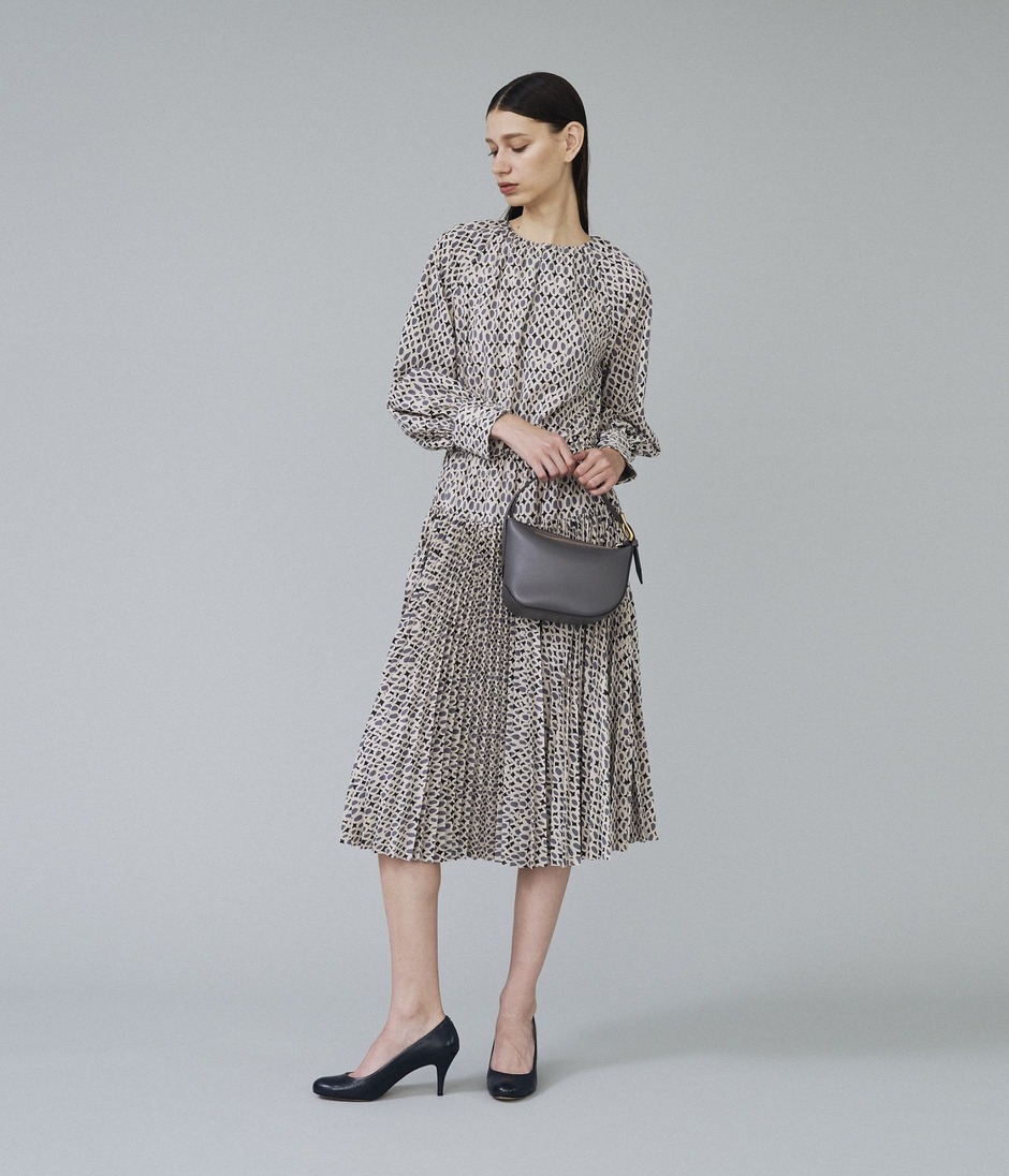 FAN PLEATED DRESS 詳細画像 GREY 10