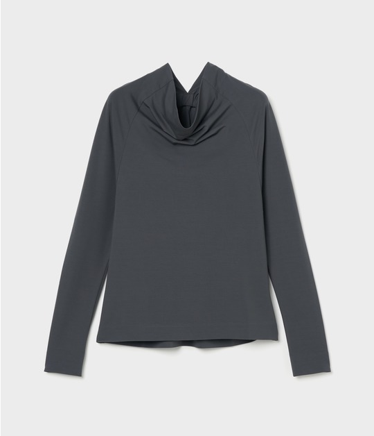 BACK TUCK TURTLENECK TOP