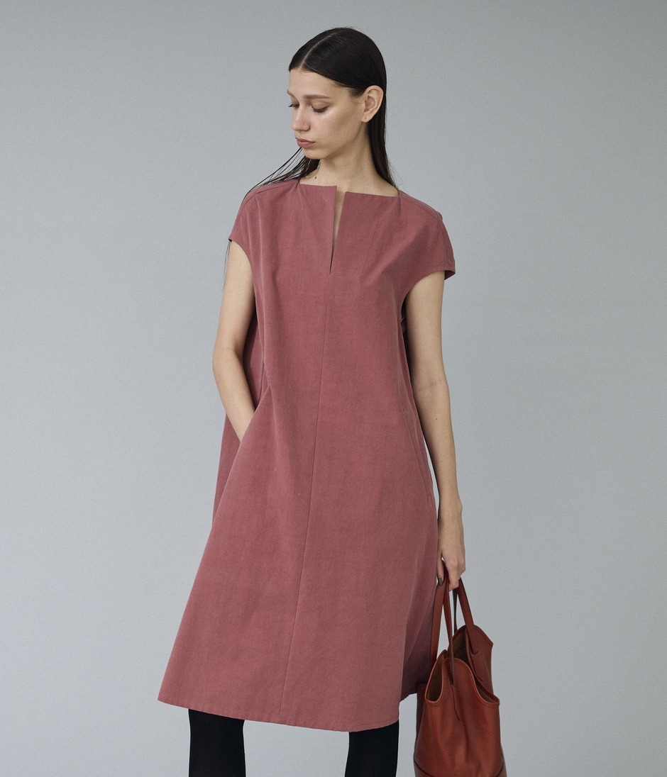 SLIT NECKLINE DRESS 詳細画像 TERRA COTTA 10