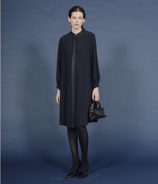 SATIN STAND COLLAR DRESS 詳細画像
