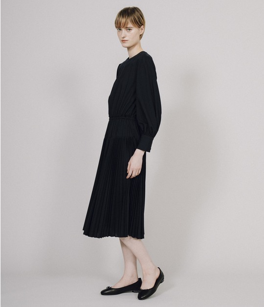 FAN PLEATS DRESS 詳細画像
