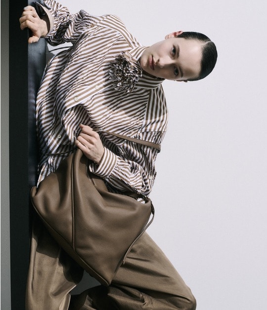 DIAGONAL PLEATED SHIRT 詳細画像