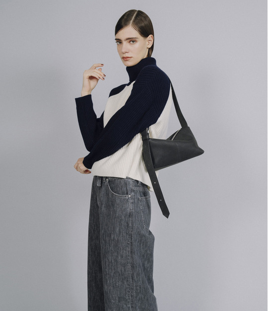 BICOLOR TURTLE NECK  詳細画像